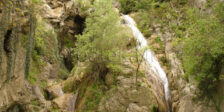 Хотнишки водопад Кая Бунар и Хотнишка екопътека в близост до Велико Търново