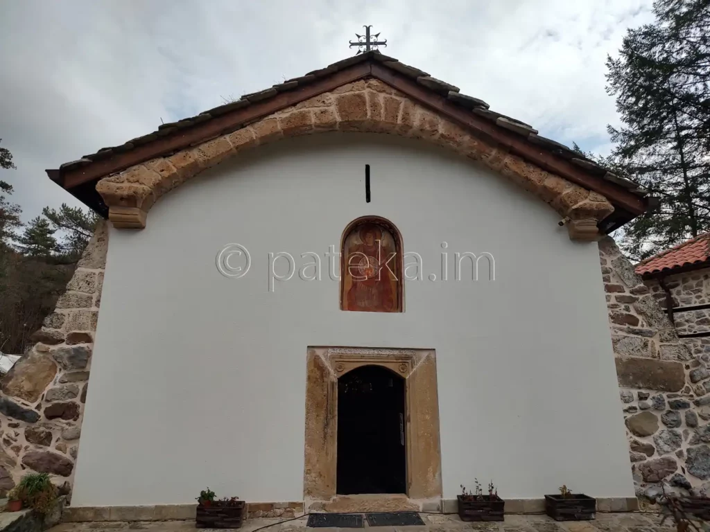 Църквата Успение Богородично в Искрецкия манастир