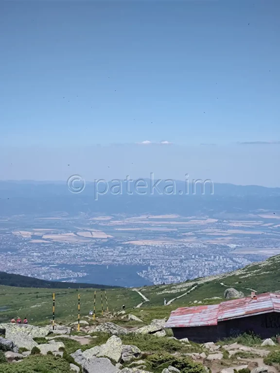 Черни връх от хижа Алеко - гледки на слизане