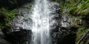 Водопад Черното пръскало, Централна Стара планина,</br> между хижа Хубавец и хижа Балкански рози