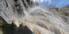 Водопад Добравишка скакля в близост до Искрец, на 60км от София