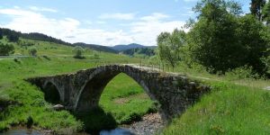 Римски мост Кемера до с. Змеица в Родопите, на 7км. от Доспат