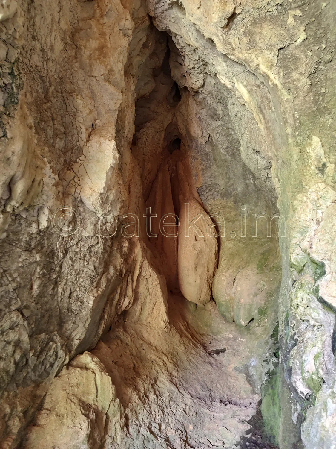 Водопад Скочи вода и пещера Водната пещ 28