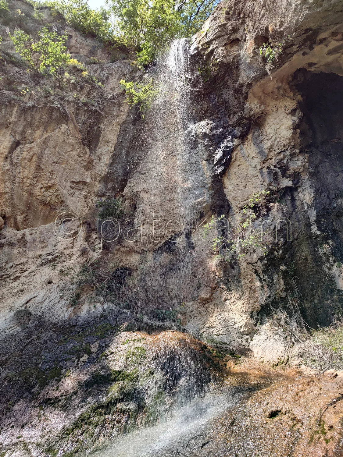 Водопад Скочи вода и пещера Водната пещ 29