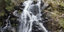 Водопад Късак, сгушен в Родопите, на 6км от Доспат и на 38км от Девин