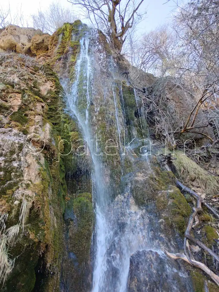Водопад Врана вода в началото на април