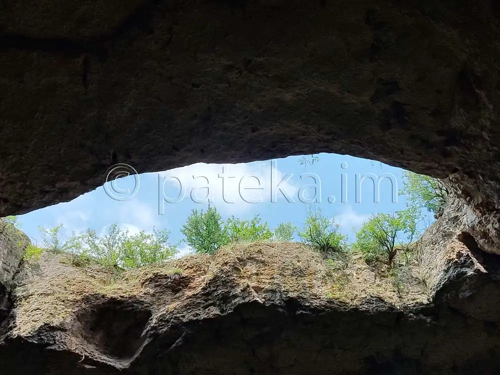 Деветашката пещера 25