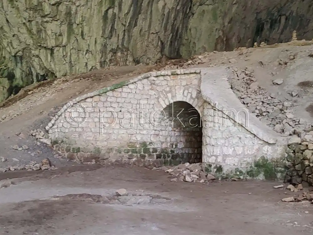 Деветашката пещера 26