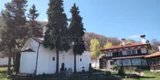 Лозенски манастир Св. Спас над с. Лозен на 25км от центъра на София