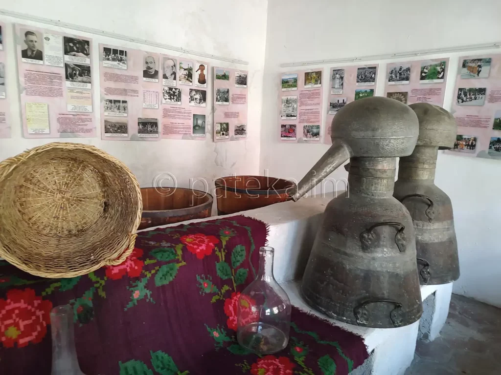 Възстановка на розоварна в историческия музей в Карлово