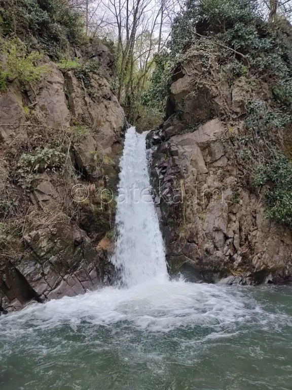 Водопад Оселна
