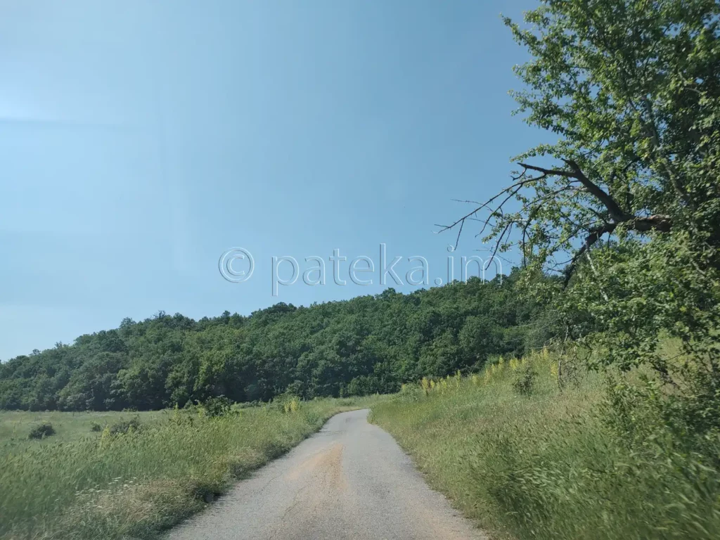 Пътят за Руенския манастир след Скрино