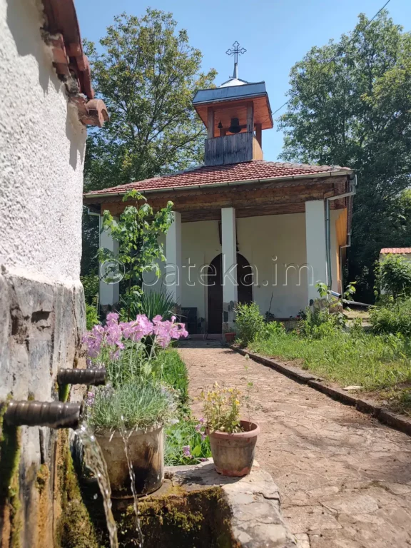 Смоличанският манастир Св. Анна