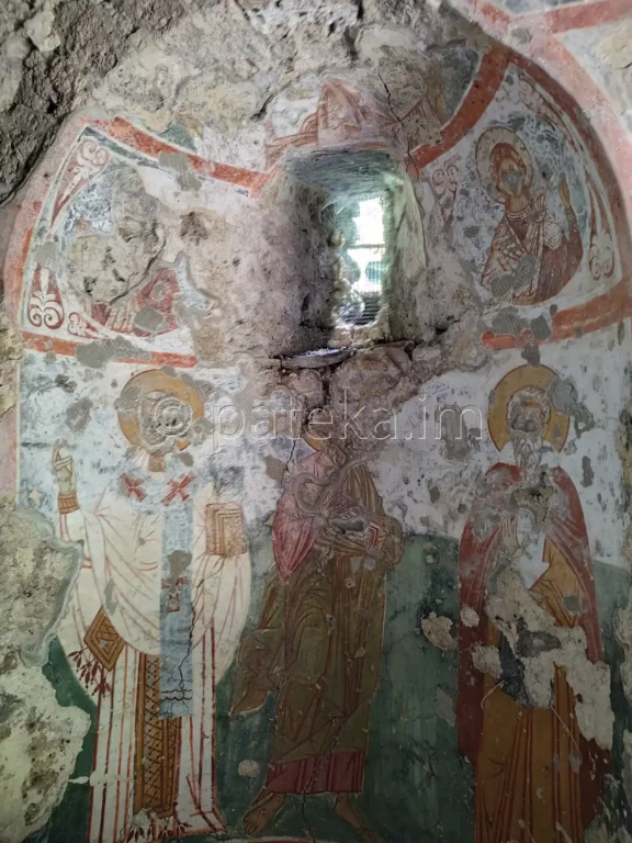 Фрагменти от стенописи в средновековната църква Св. Никола Вуково