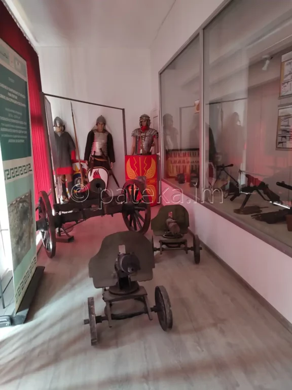Оръжия в историческия музей в Перник