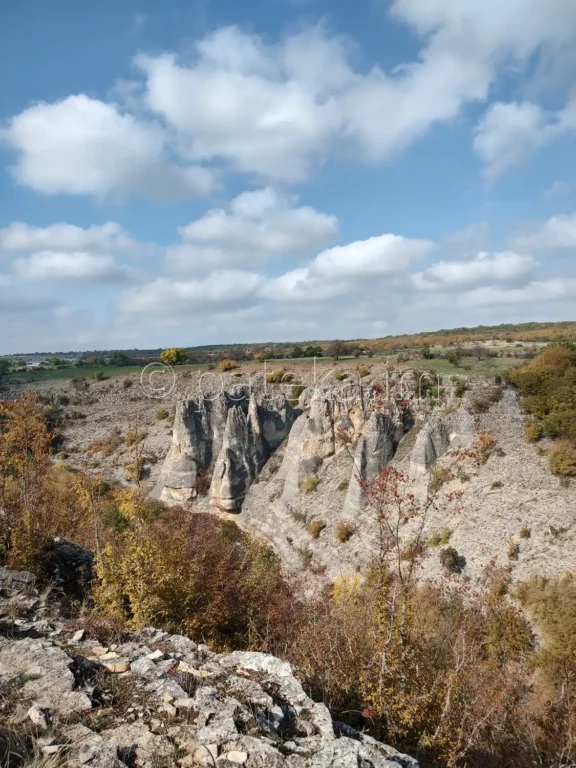 Гледки към каньона на река Ръчене край Камено поле