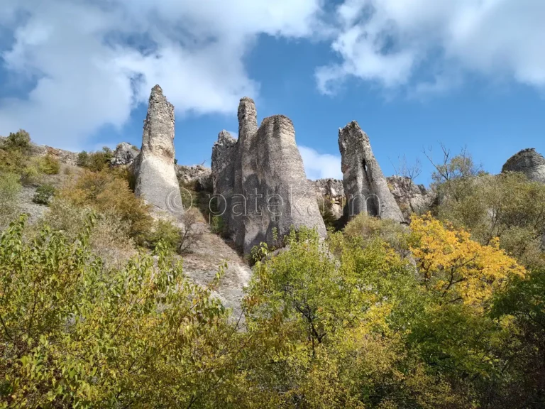 Чуклите в каньона на р. Ръчене край с. Камено поле