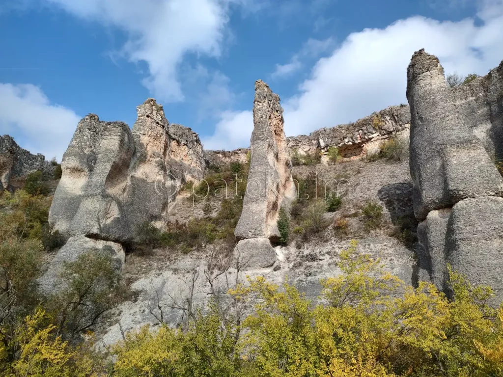 Скални образувания Чуклите в ждрелото на река Ръчене край с. Камено поле