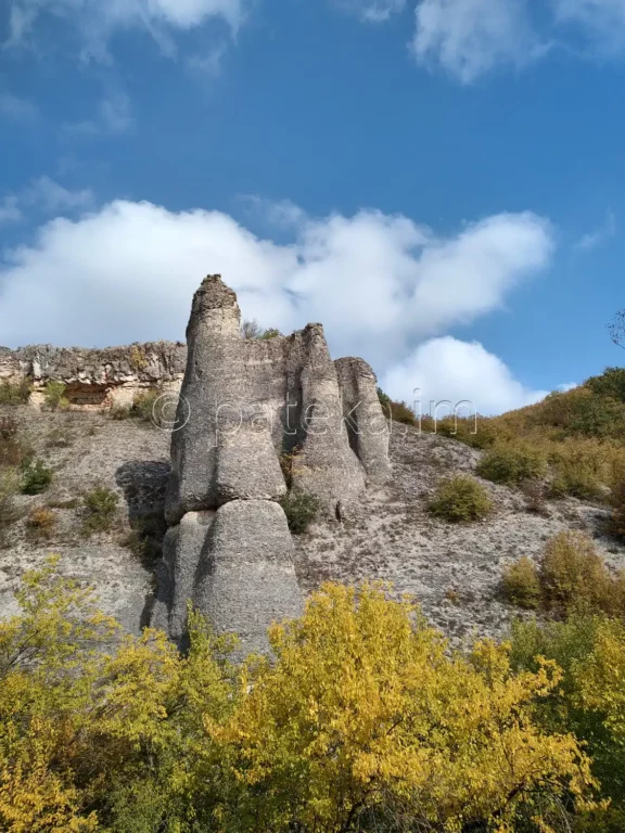 Скални образувания Чуклите в ждрелото на река Ръчене край с. Камено поле