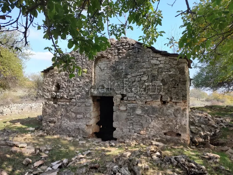 Пустата църква с. Камено поле