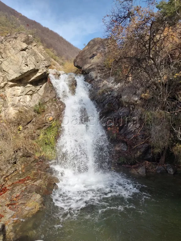 Златишкият водопад отблизо