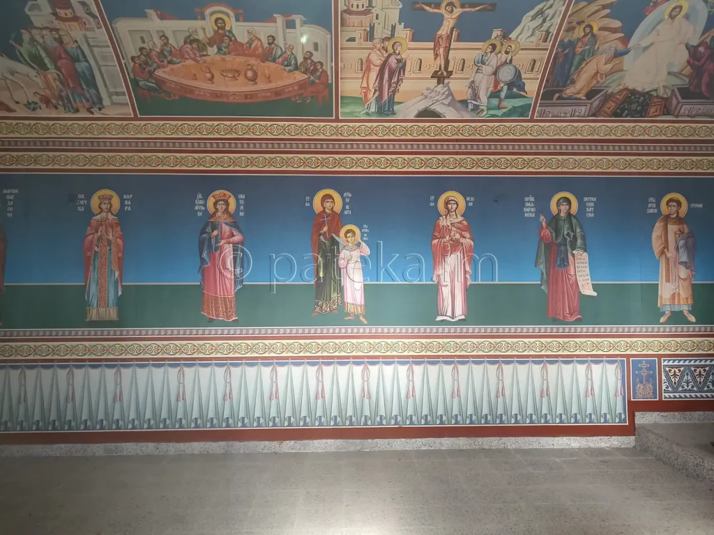 Вътрешните стени на параклис Св. Кирик и Юлита над Златица