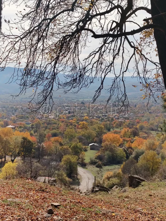Гледка към Златица от параклис Св. Кирик и Юлита