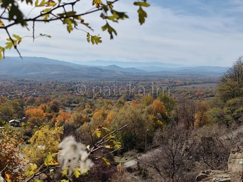 Гледка от параклис Св. Кирик и Юлита