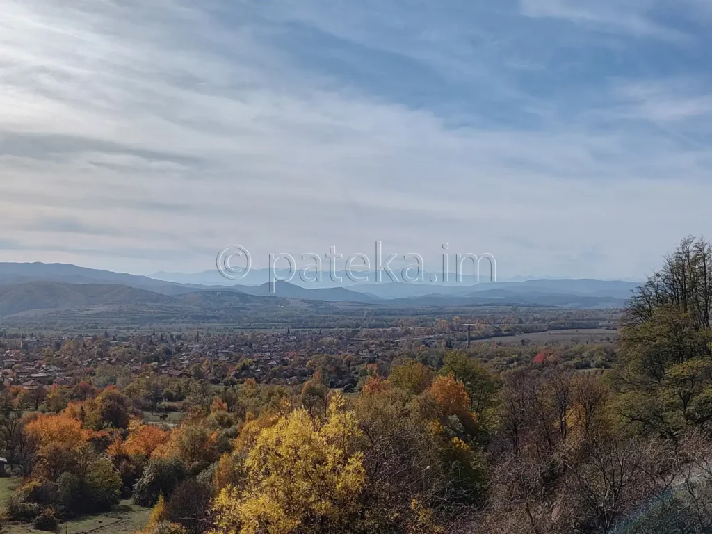 Гледка от параклис Св. Кирик и Юлита