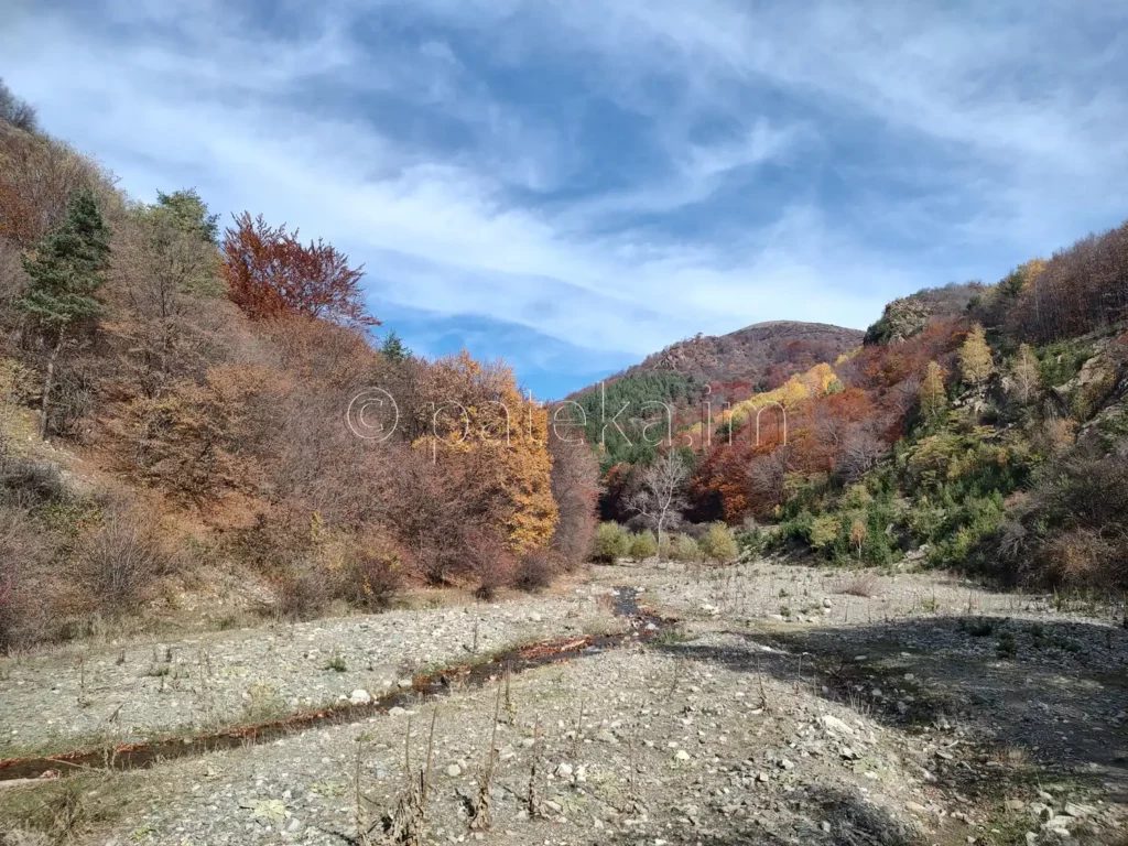 Река Куру дере и Стара планина през есента