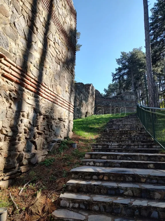 Стъпала в крепост Хисарлъка Кюстендил