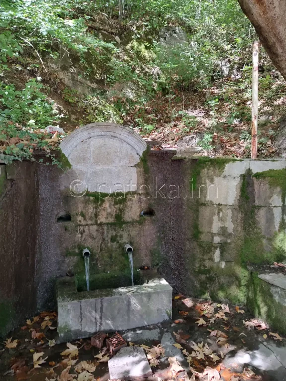 Чешма до църквата на Бобошевския манастир