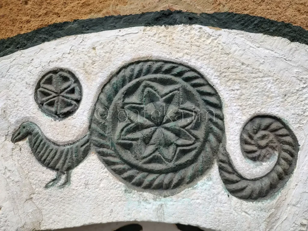 Чешма аязмо в двора на Лопушанския манастир