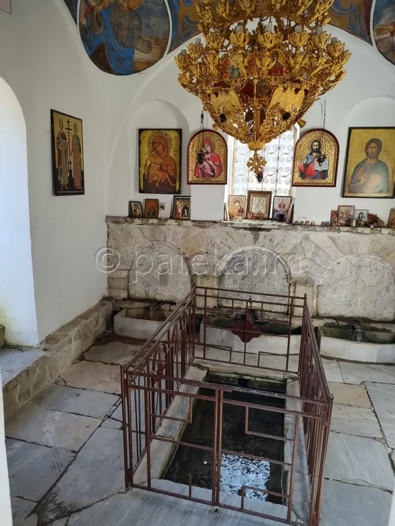 Аязмото Покров Пресвета Богородица в м. Клувията