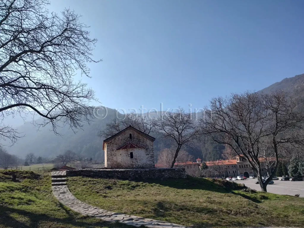 Параклис Св.св. Теодор Тирон и Теодор Стратилат над Бачковския манастир