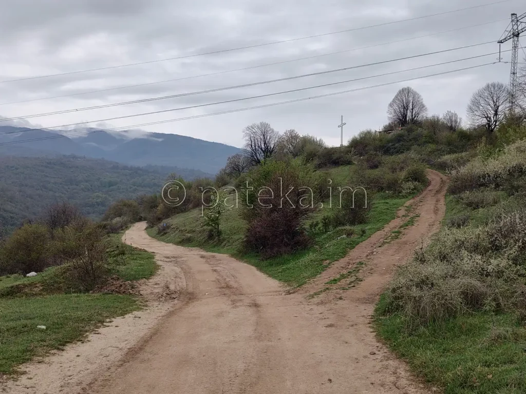 Разклона за кръста в близост до Белово