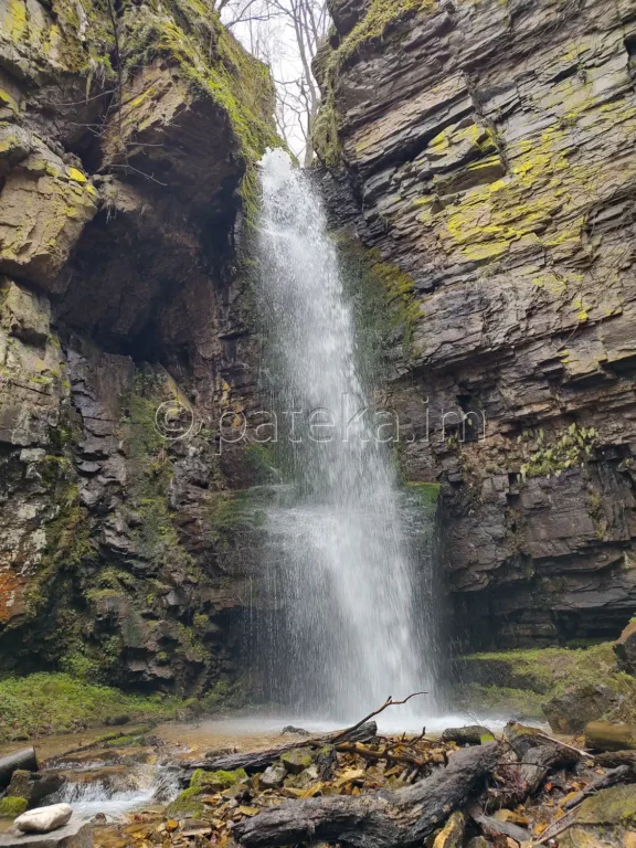 Водопад Азовско падало през пролетта