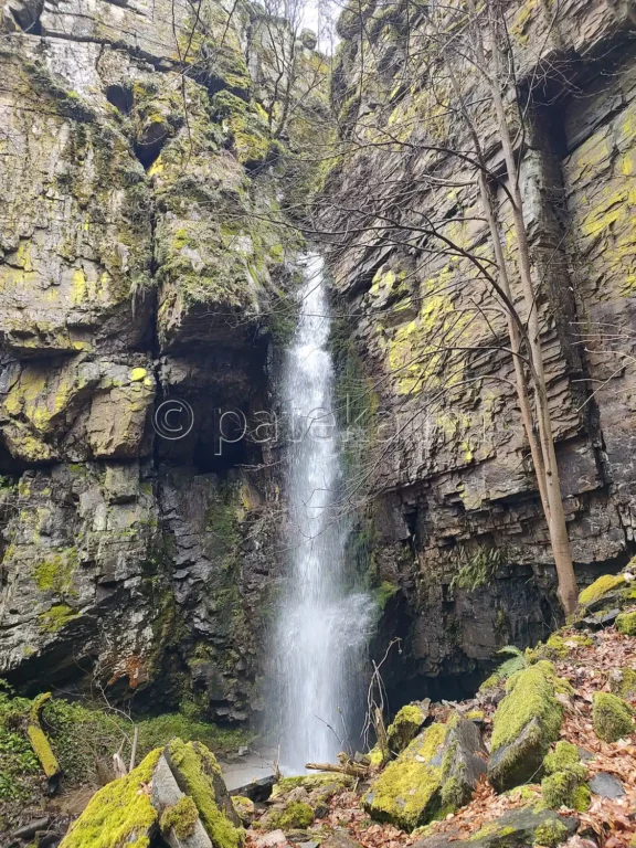 Водопад Азовско падало
