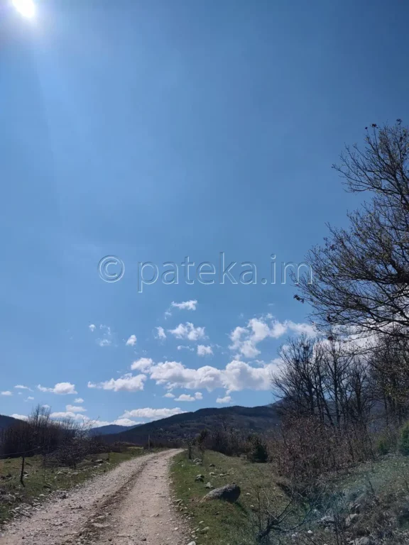 Черният път към ранчо Дивия град и водопад Лястовичи вир