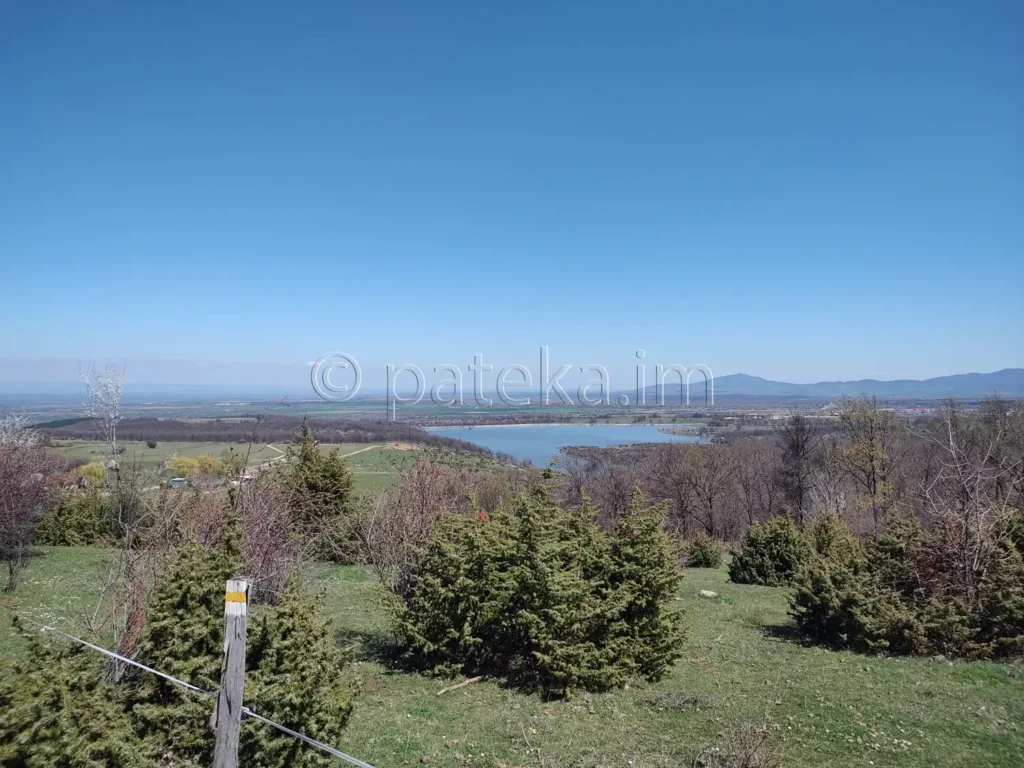 Гледка към язовир Сушица по маршрута за водопад Лястовичи вир