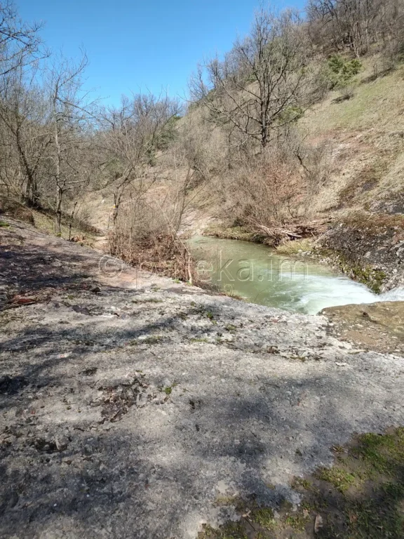 По маршрута за водопад Лястовичи вир