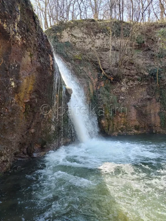 Водопад Лястовичи вир през пролетта