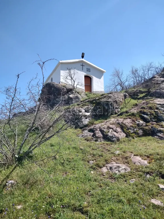 Параклис Св. Георги над с. Устина