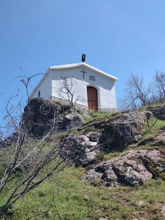 Параклис Св. Георги над с. Устина