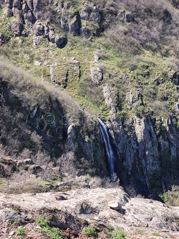 Устинския водопад отвисоко