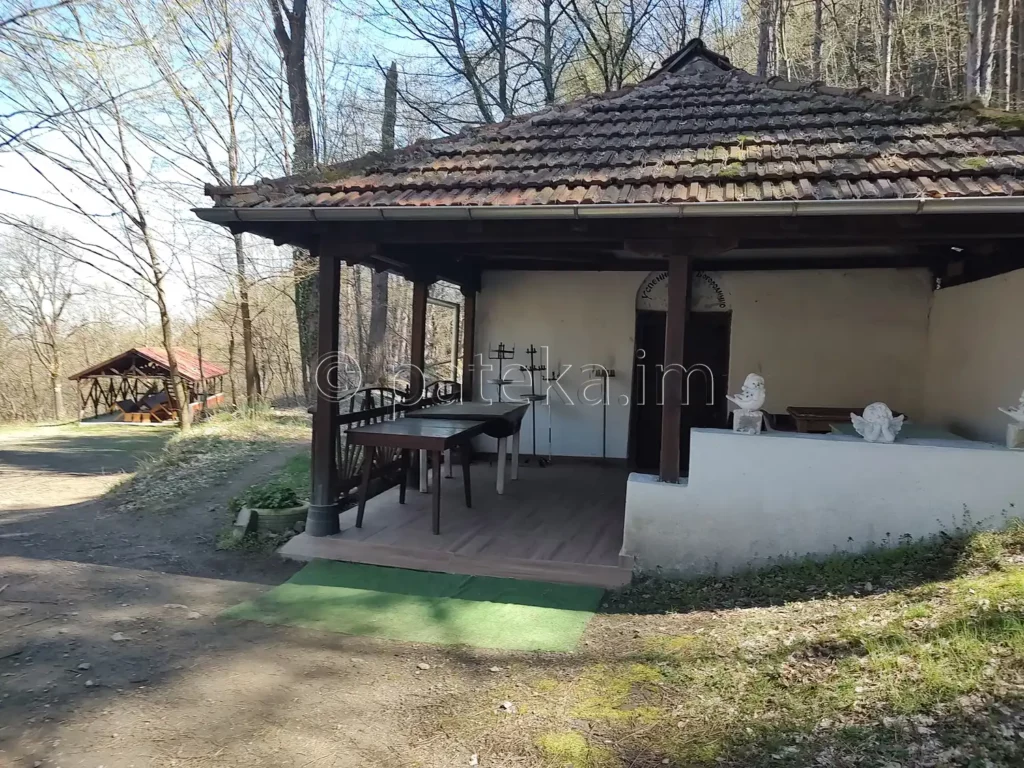 Параклис Успение Богородично край Новаково