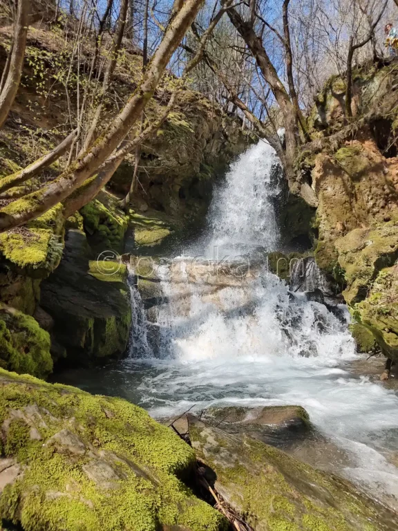Водопад Св. Георги между Горнослав и Орешец
