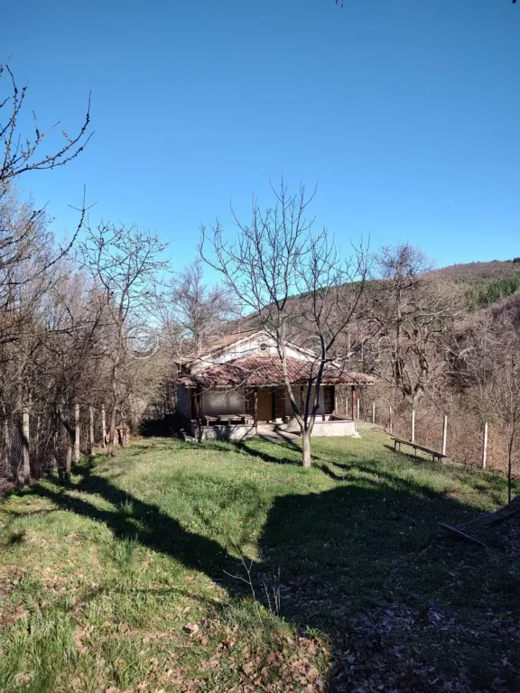 Параклис Св. Георги между Горнослав и Орешец