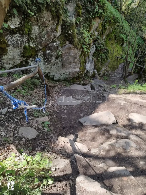 Пътеката към първия Фотински водопад