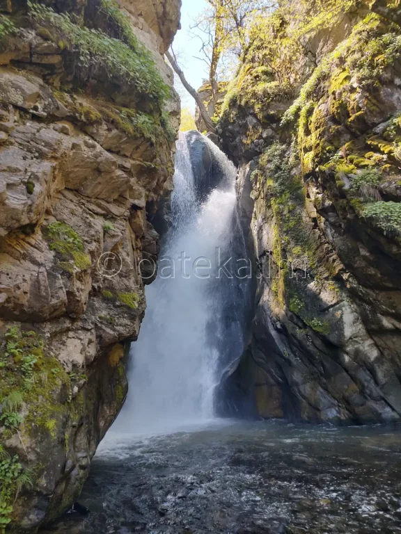 Първият Фотински водопад